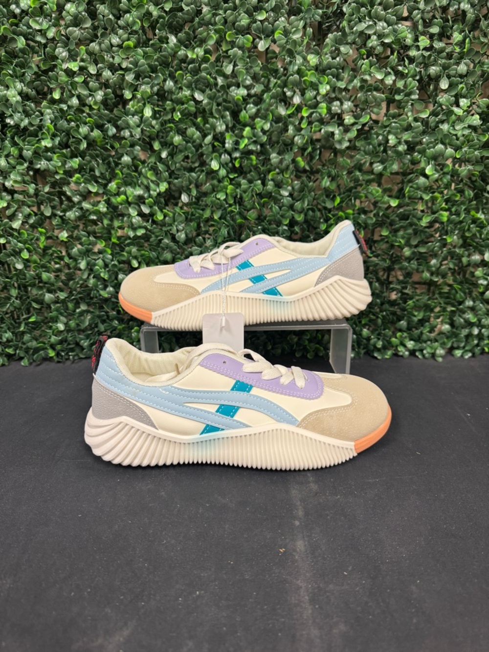Casual Women's Cream Multi-Color Sneakers
